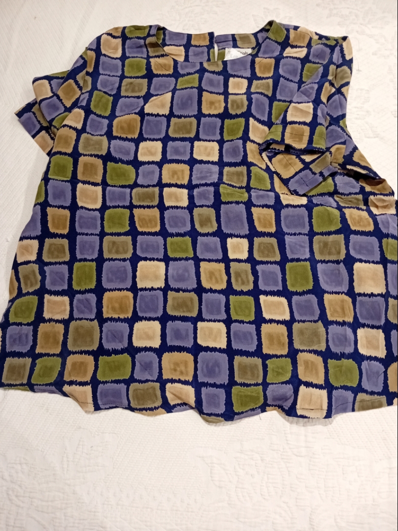 Modern Essentials Geometric Print Blouse