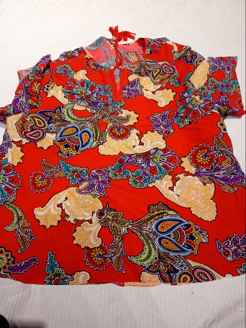 Top de estampado floral rojo