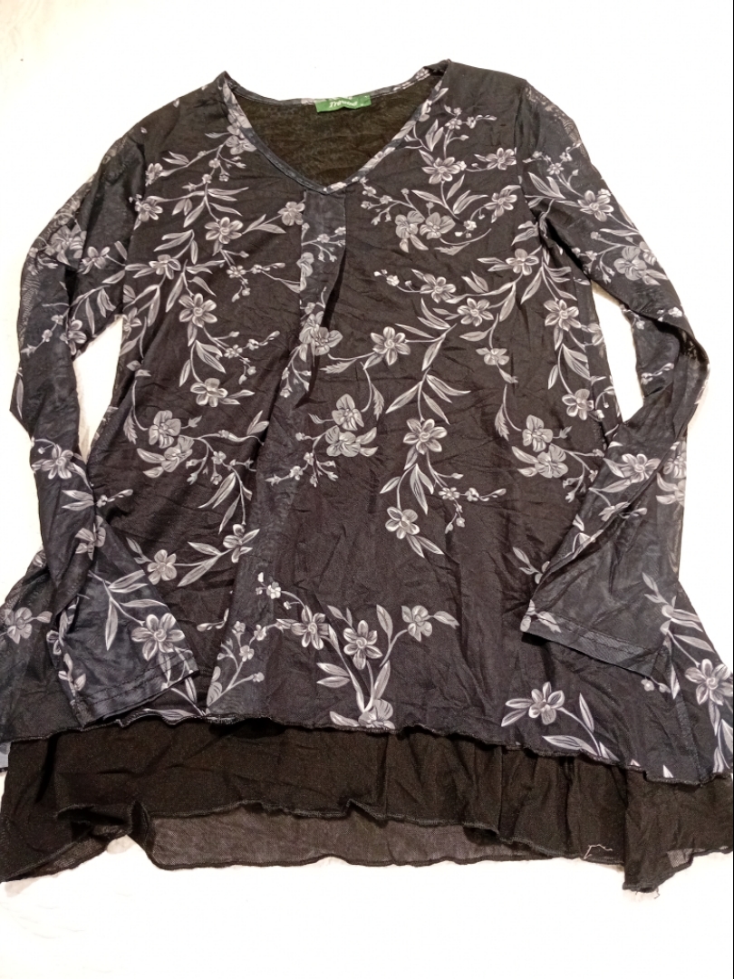 Blusa de manga larga con estampado floral