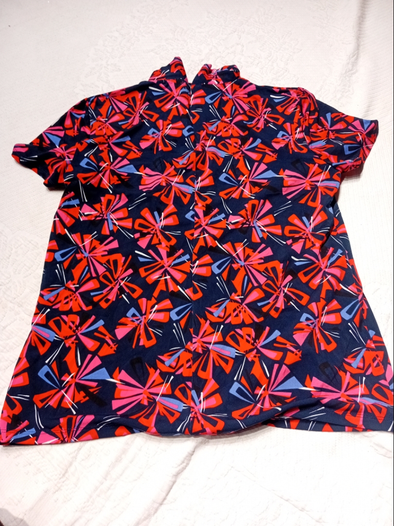 Top de estampado floral de Anne Klein