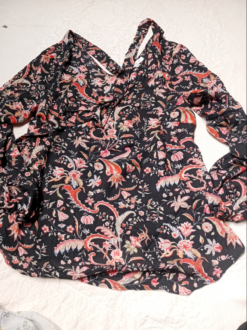 Blusa con estampado floral