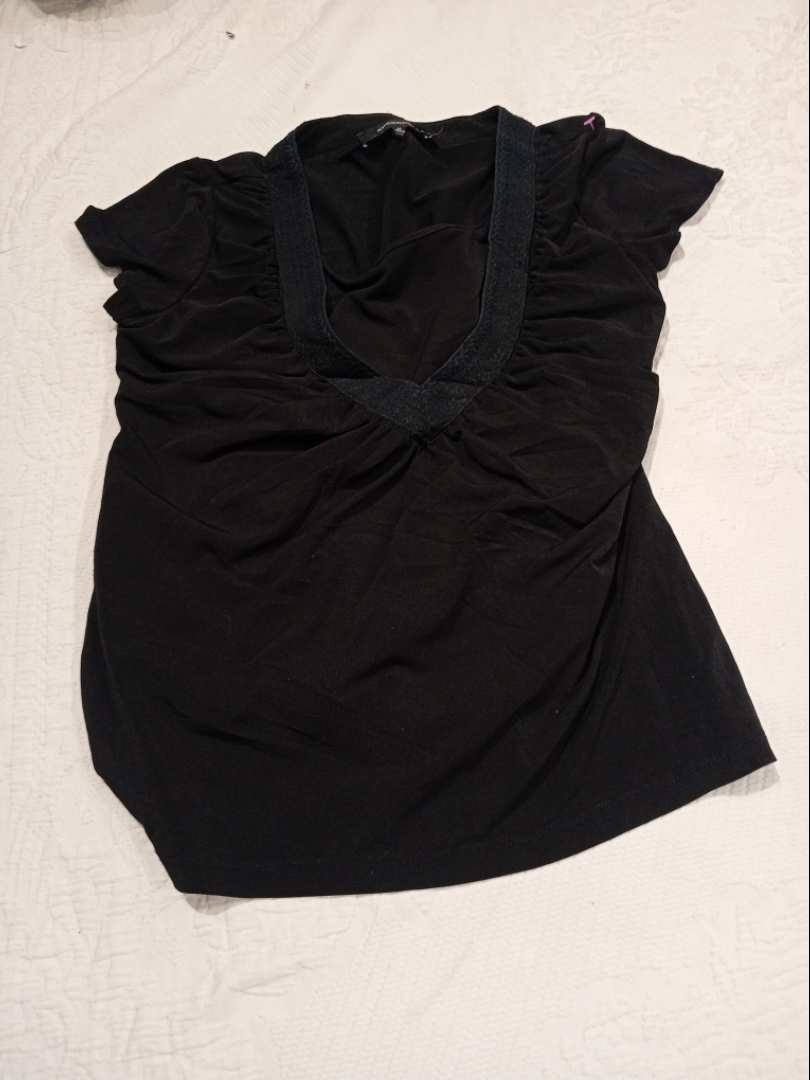 Black Jones Wear Top