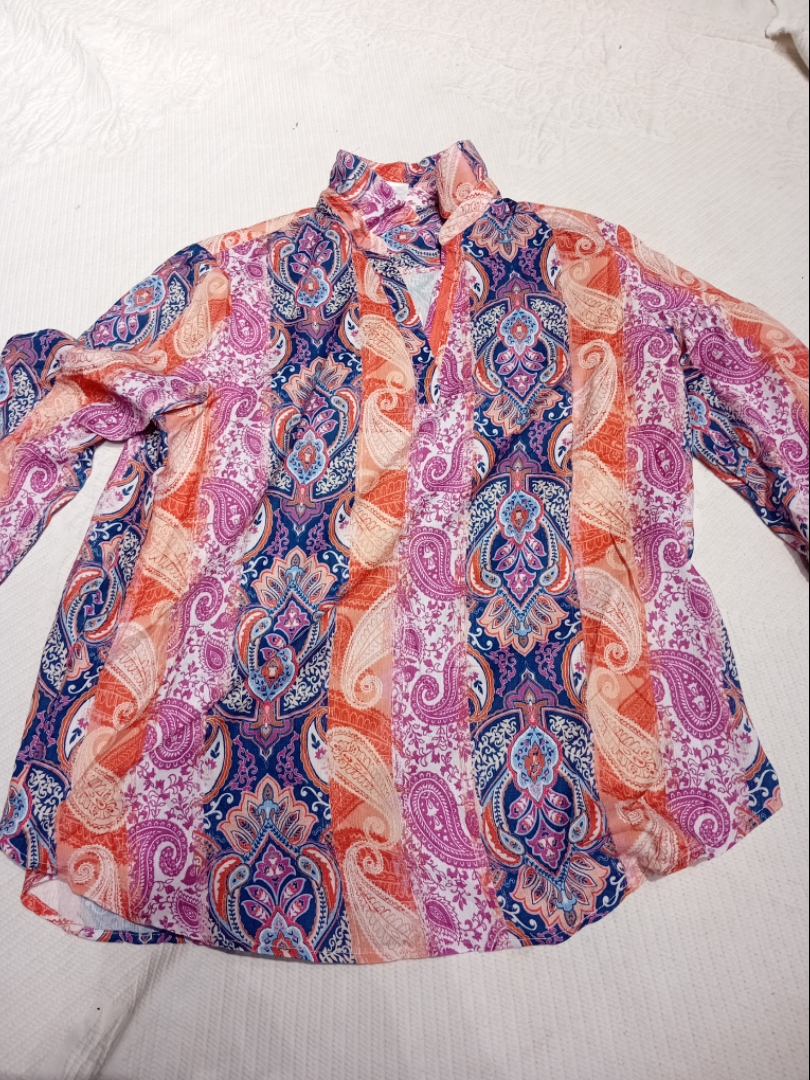 Blusa con estampado de paisley de Alfred Dunner
