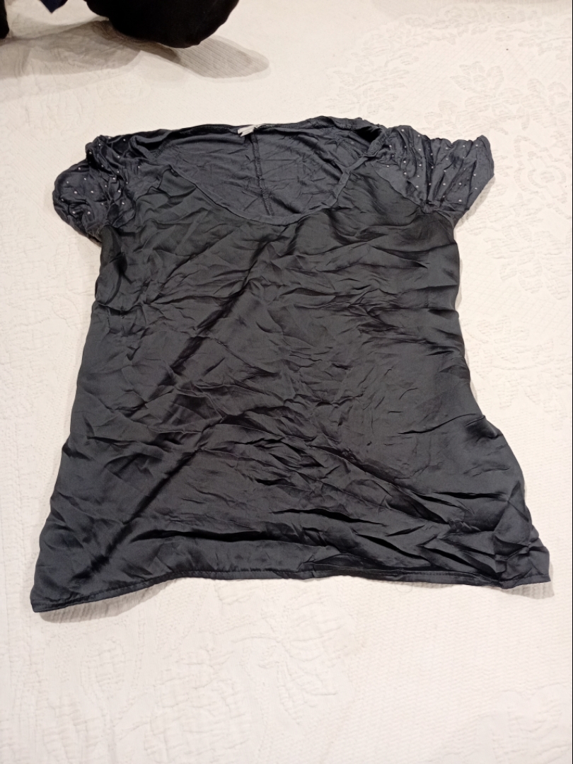 Top de manga corta negro embellecido Halogen