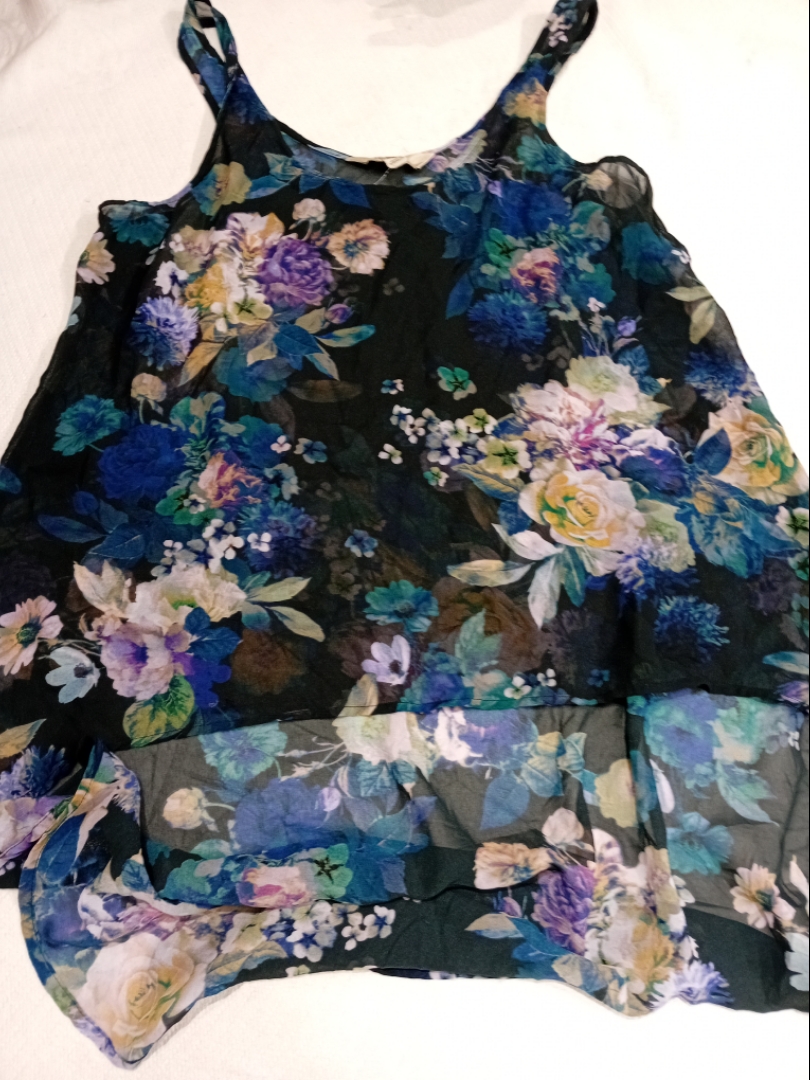 Floral Print Sleeveless Top
