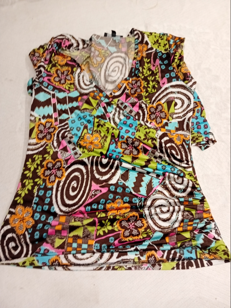 Top de manga corta impresa Nicole Max