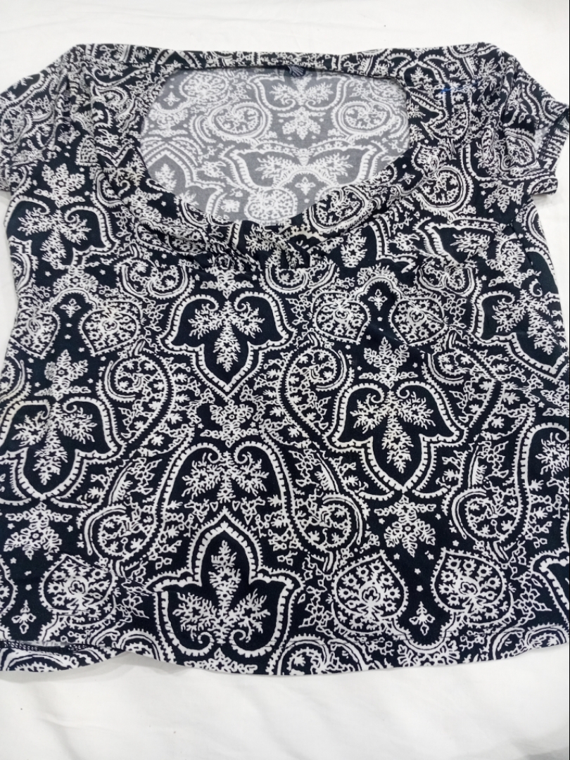Chaps Black and White Paisley Print Top