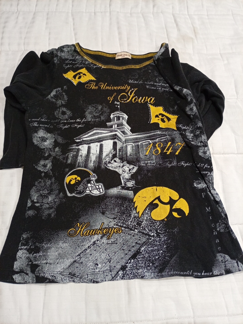 Camiseta de Manga Longa Gráfica University of Iowa..