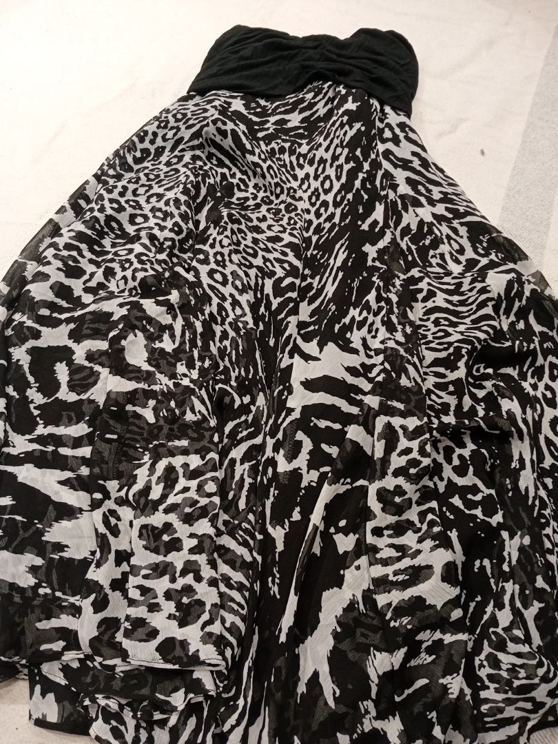 Jupe maxi à imprimé animal noir et blanc Lapiskii