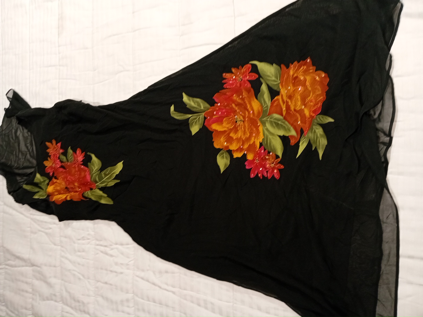 Schwarzes Blumenmusterkleid