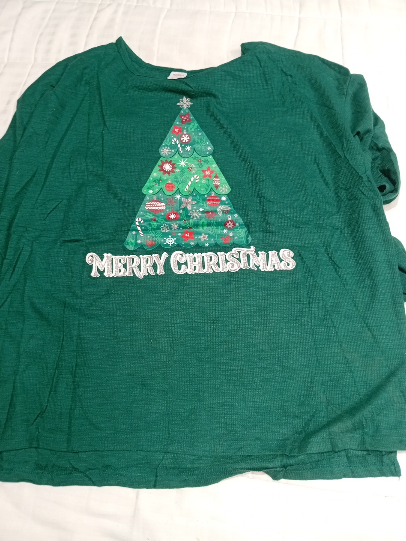 Holiday Time Women's Christmas Tree Graphic Long S..