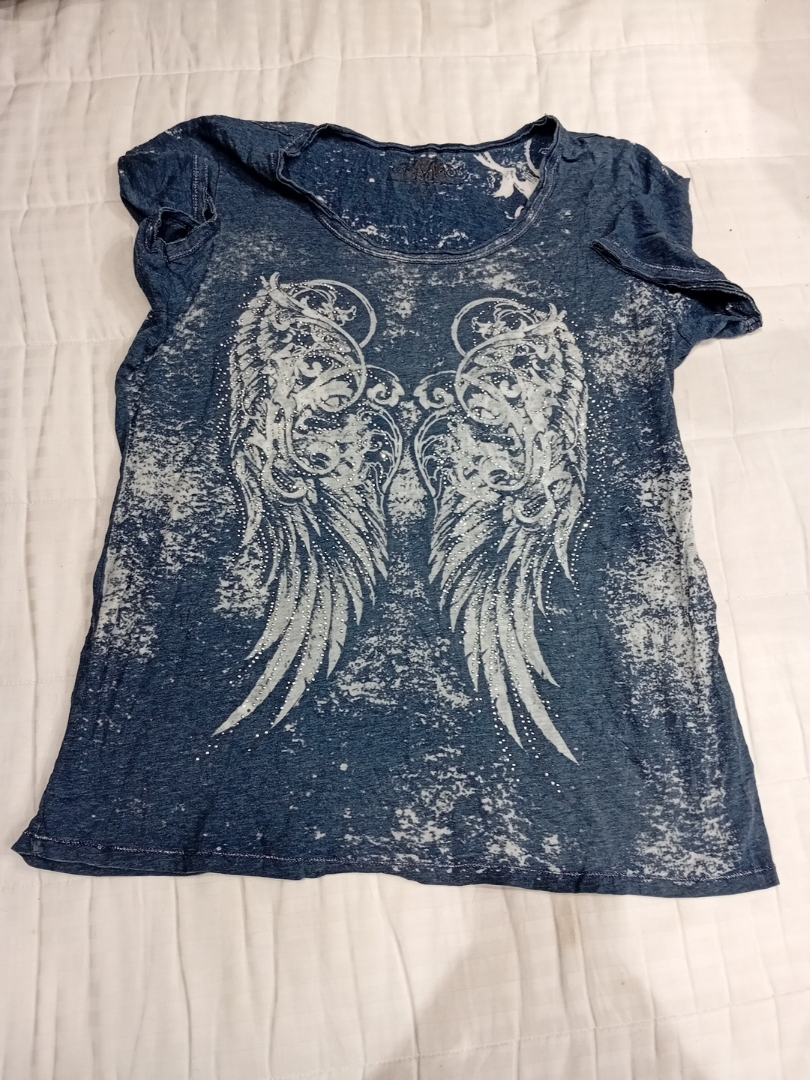 T-shirt graphique à motif d'ailes