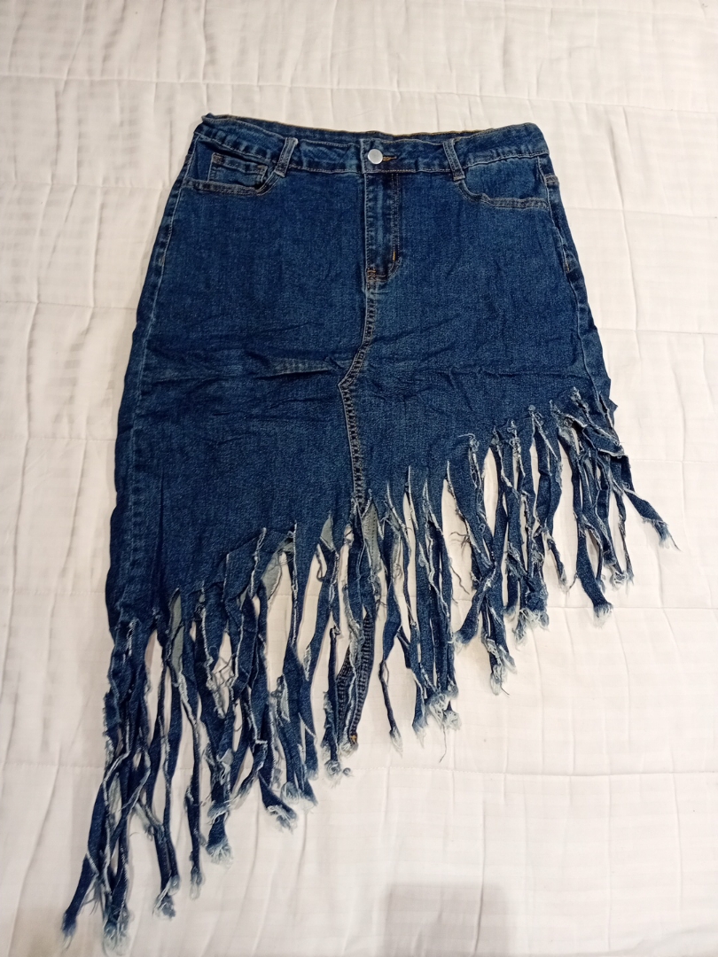 Jeansrock mit Fransen