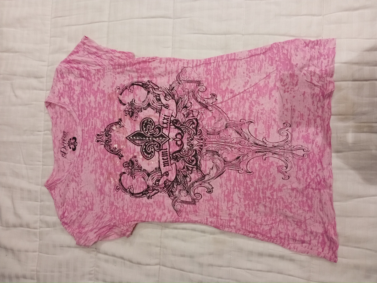 Deréon Pink Graphic T-shirt