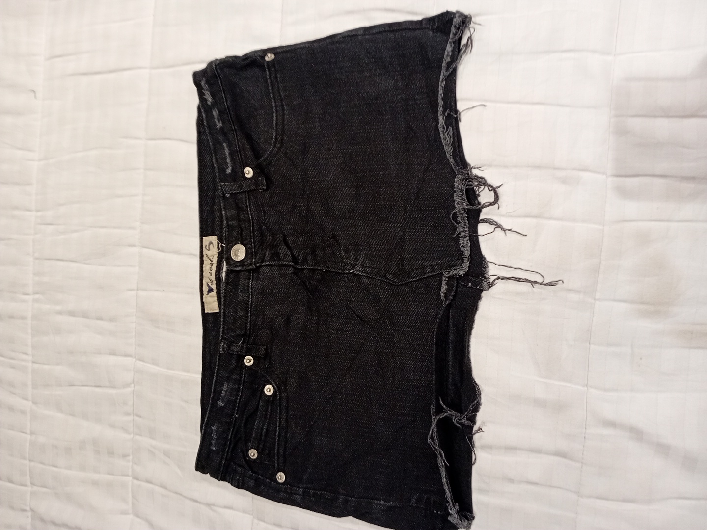 Wet Seal Schwarzer Denim Minirock