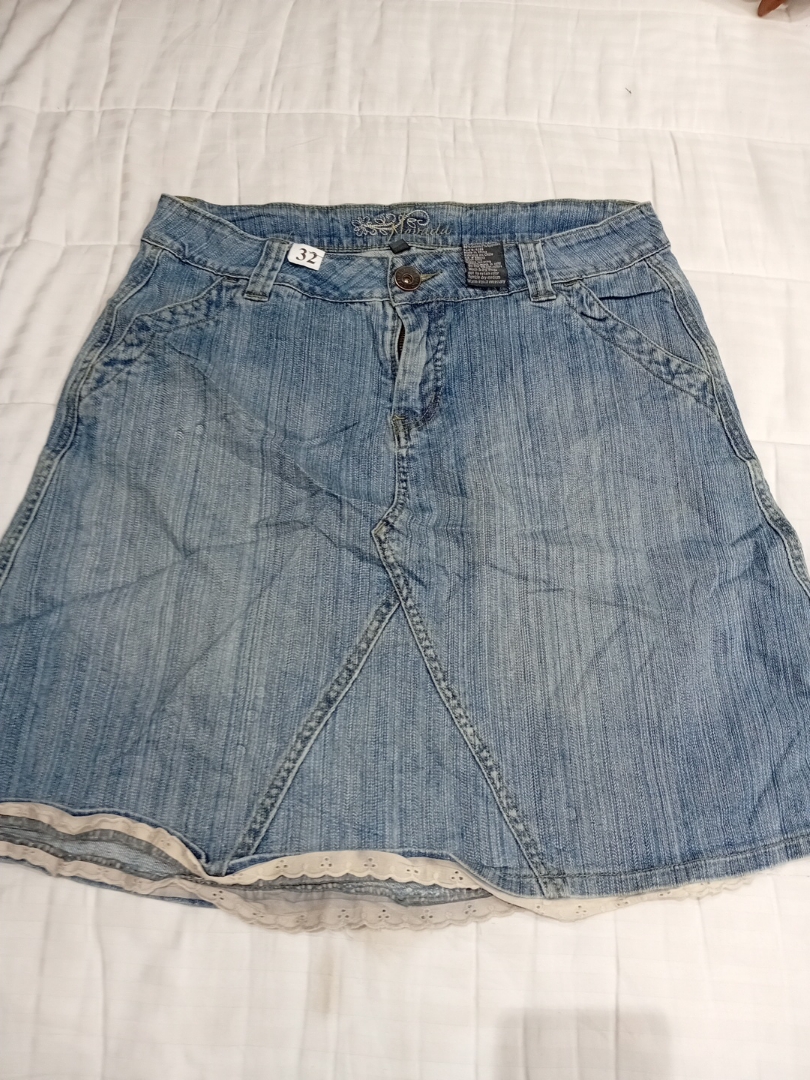 Gonna Mini in Denim Nevada con Bordo in Pizzo