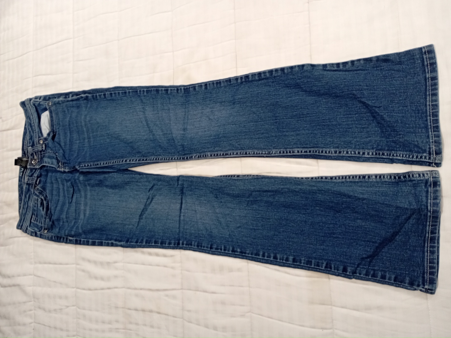 Jeans Bootcut Embellecidos Apt 9