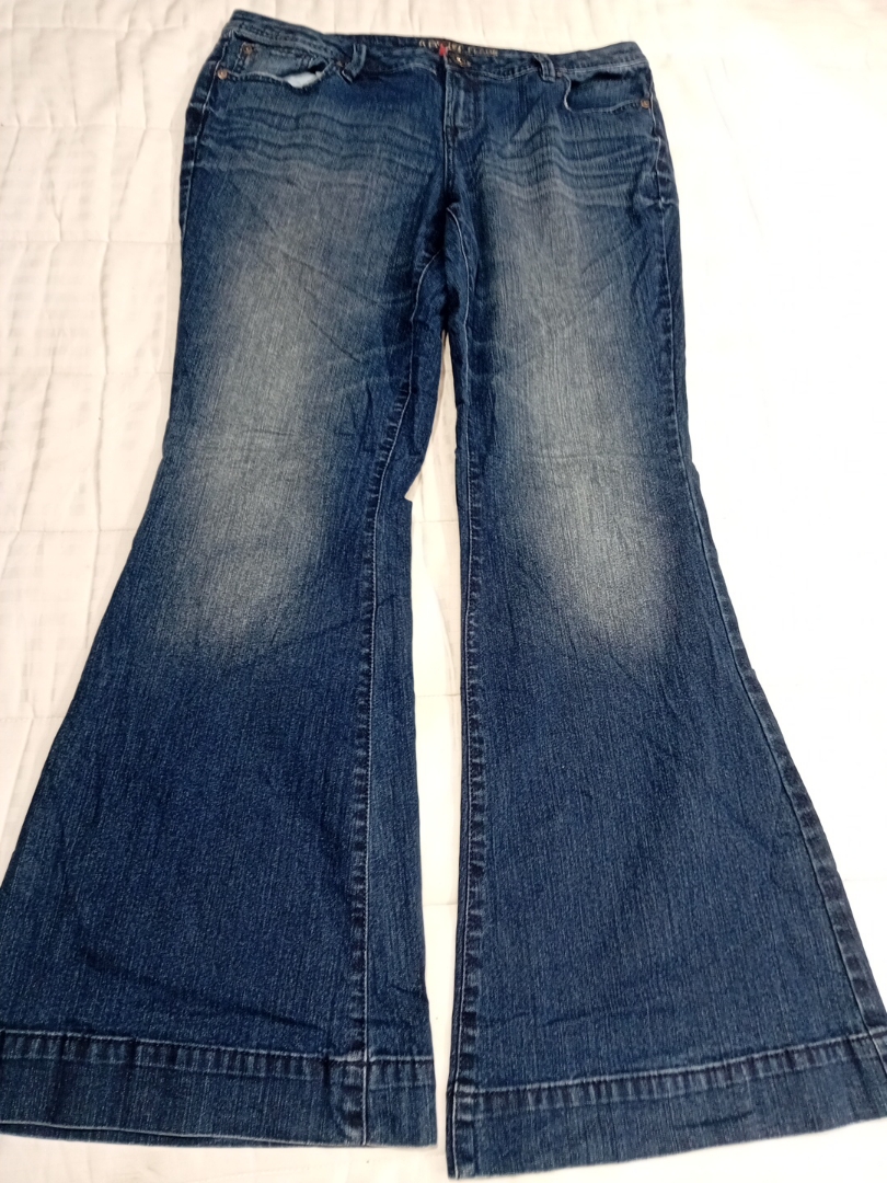 Apt 9 Flare Jeans