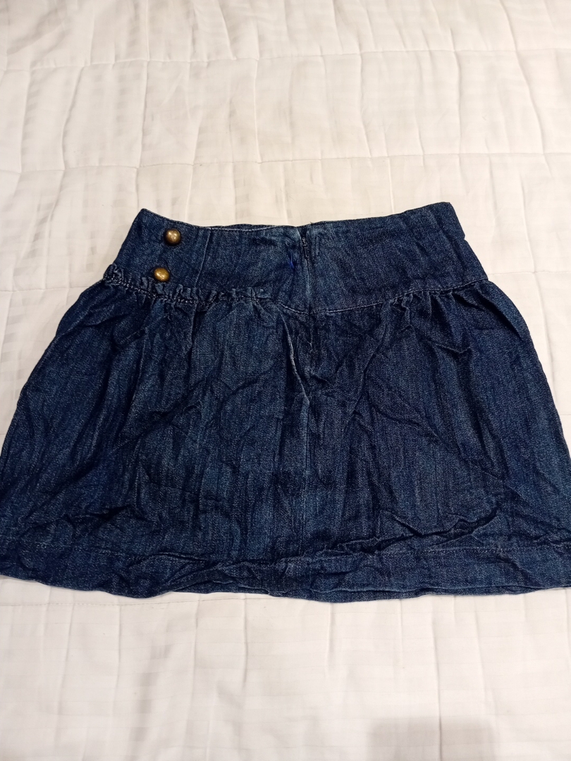Minifalda de mezclilla con detalle de botones