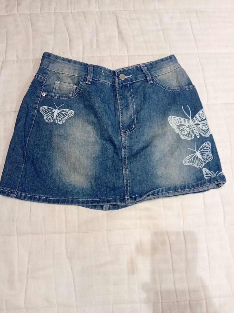 Gonna in denim con design a farfalla