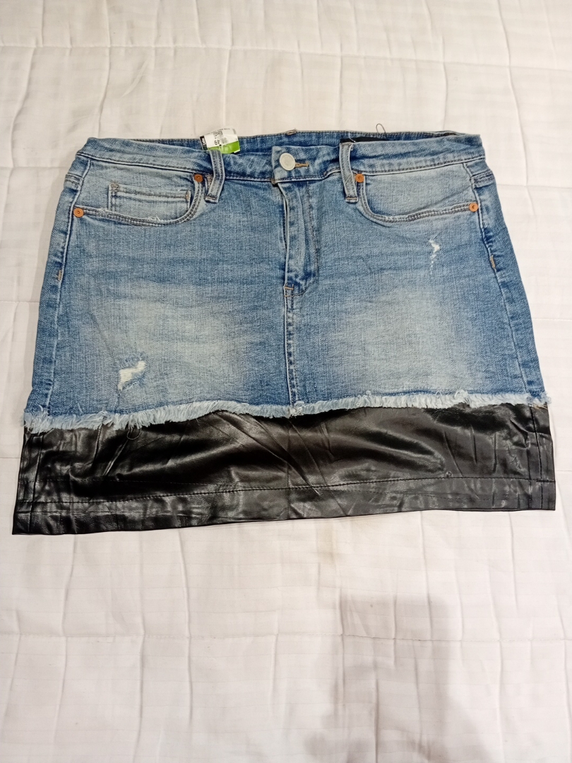 Jupe en denim avec ourlet en cuir