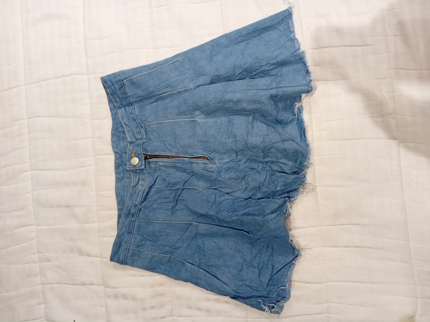 Falda corta de mezclilla