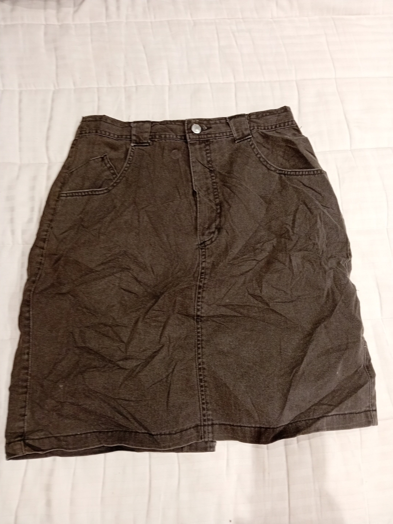 Falda de mezclilla marrón