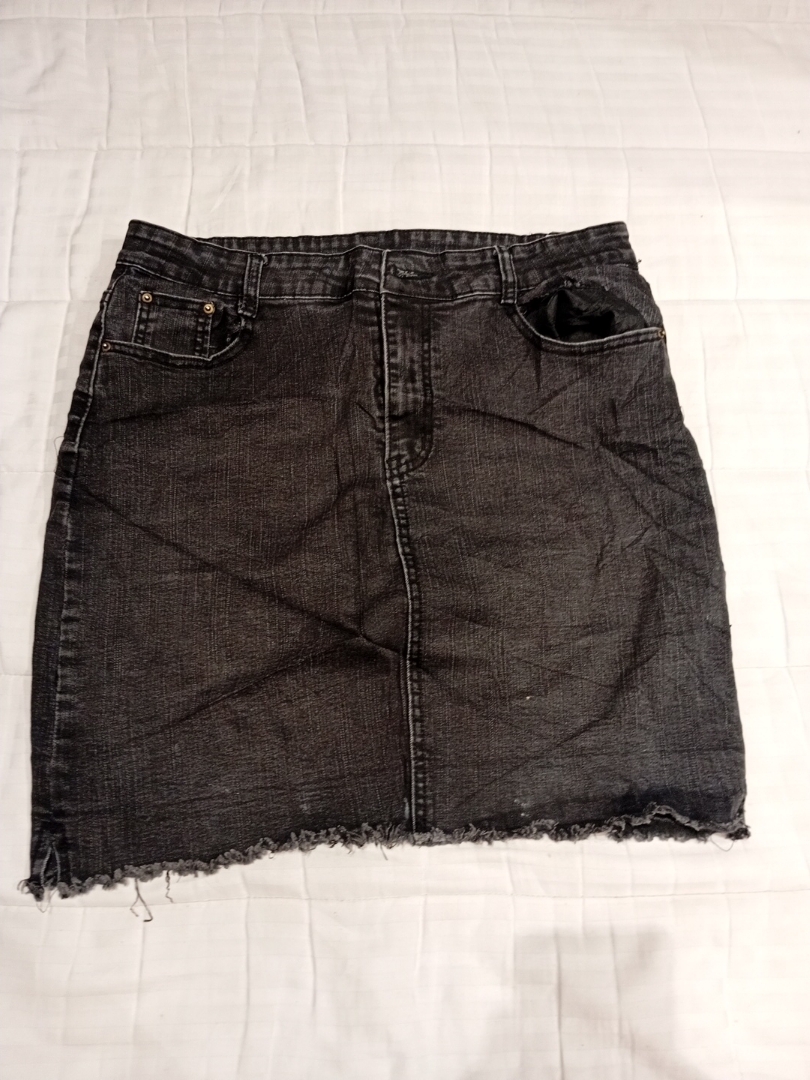 Jupe mini en jean noir