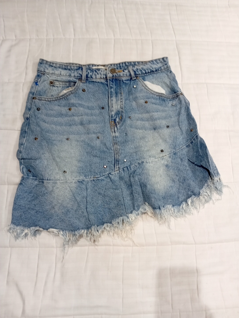 Falda de mezclilla con strass