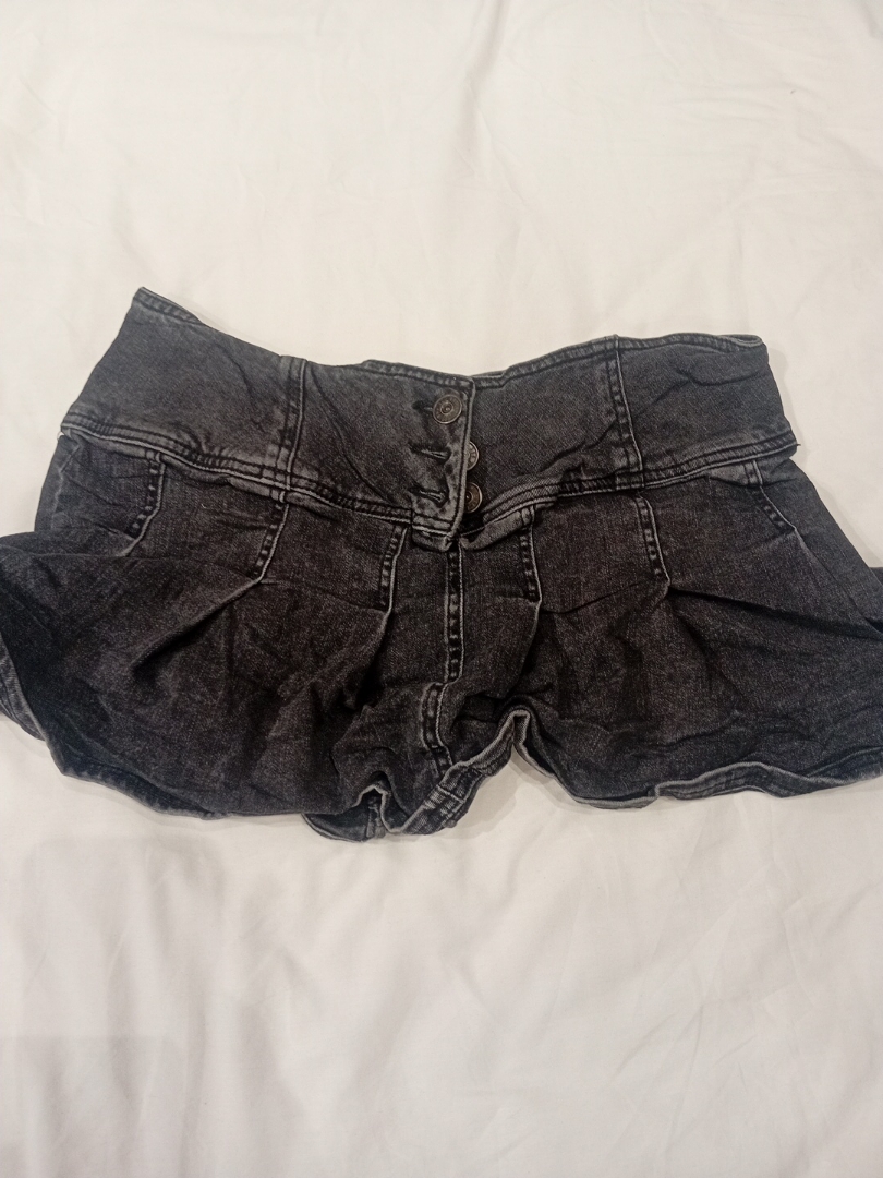Mini falda de mezclilla negra