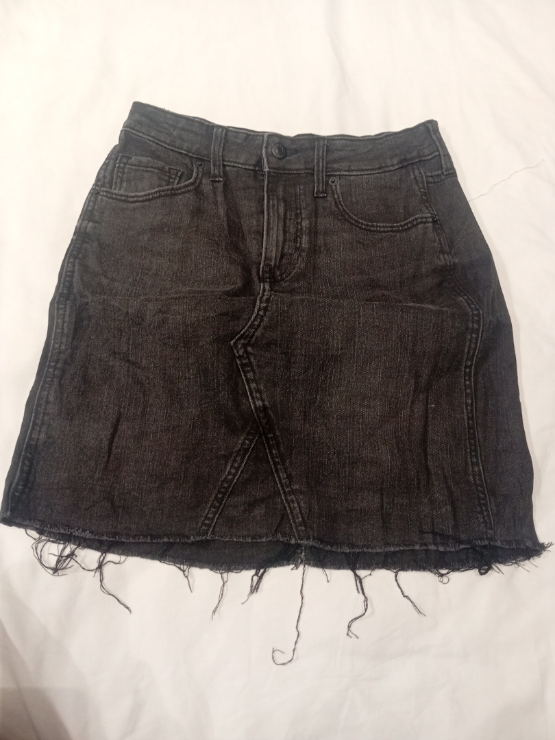 Falda de mezclilla negra