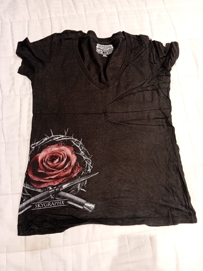 Graphic T-Shirt with Skull and Rose Design