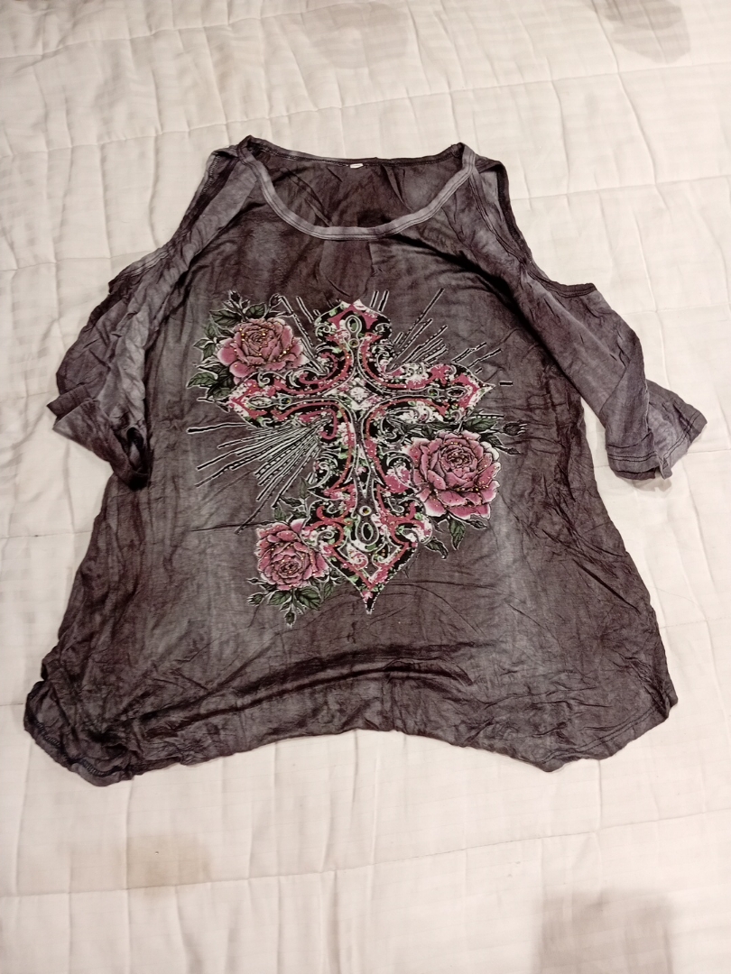 T-Shirt with Floral Cross Design