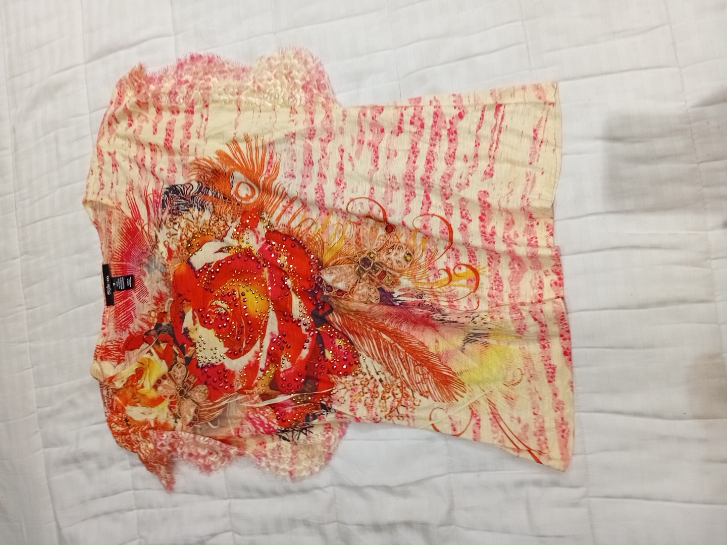 フラワーデザインのブラウス