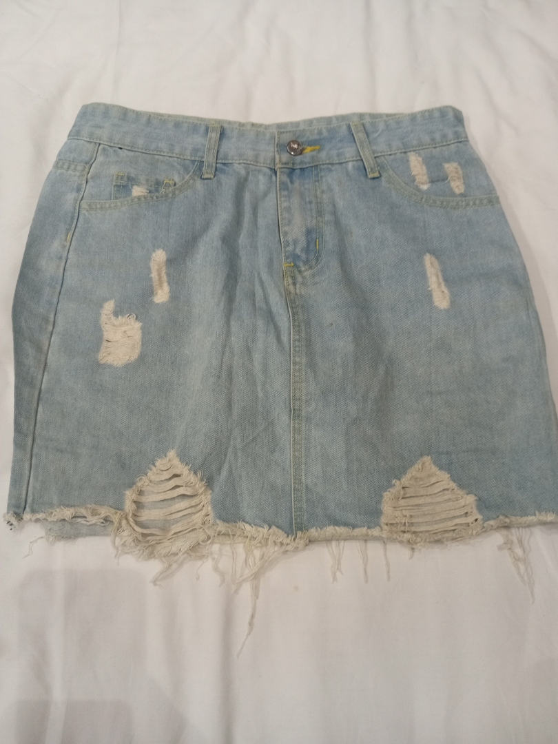 Saia Mini de Jeans Desgastado