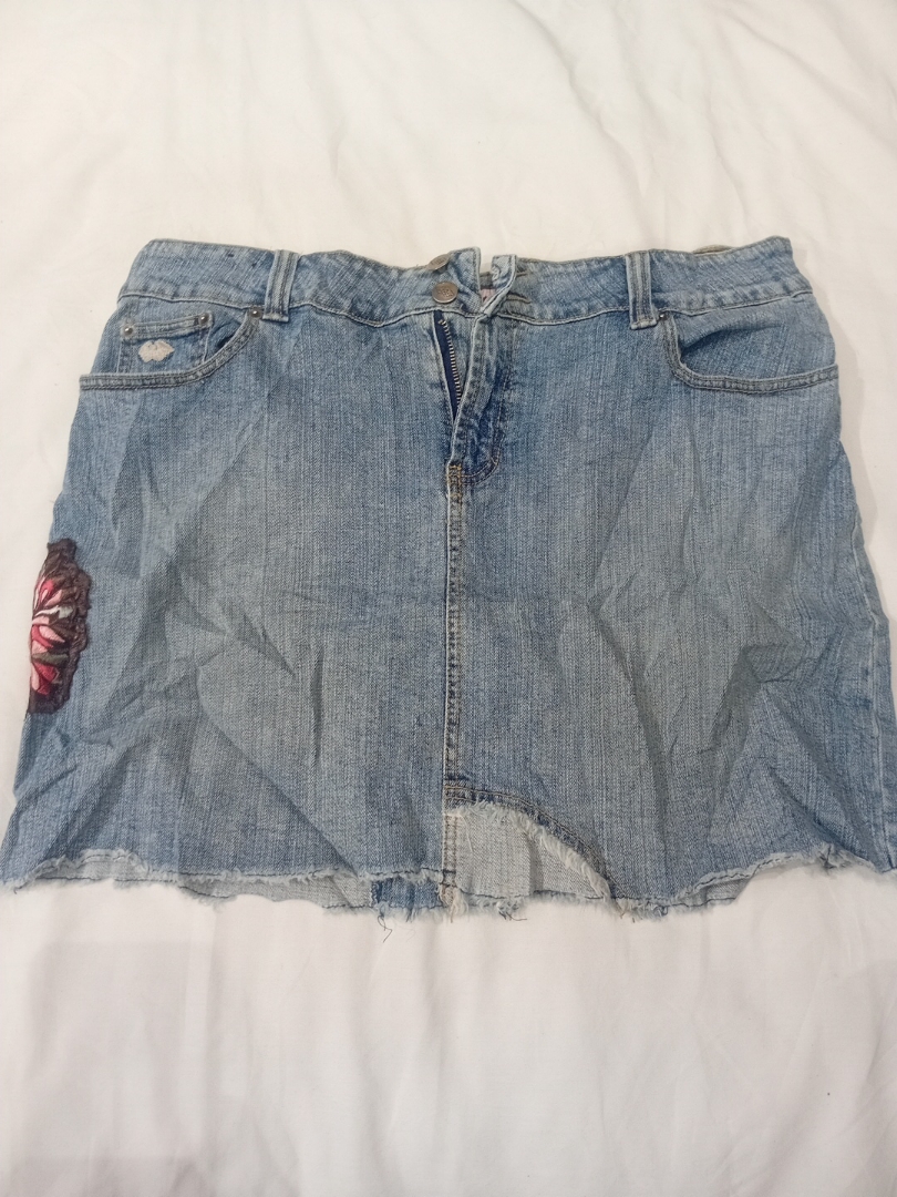 Falda de mezclilla reciclada