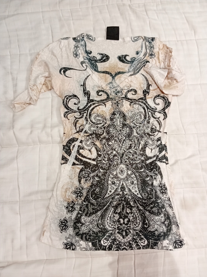 T-Shirt with Paisley Design