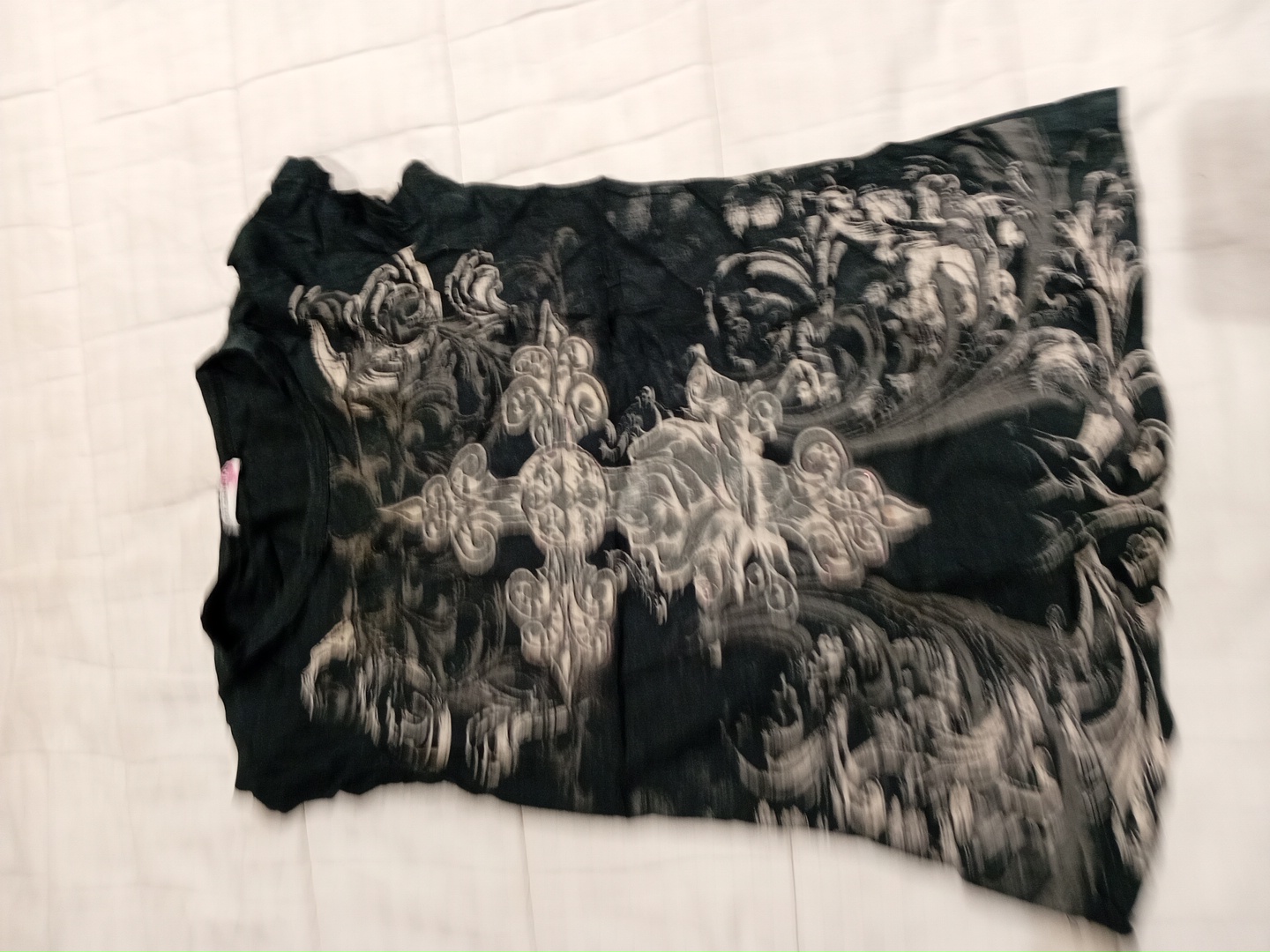 Top floreale bianco e nero