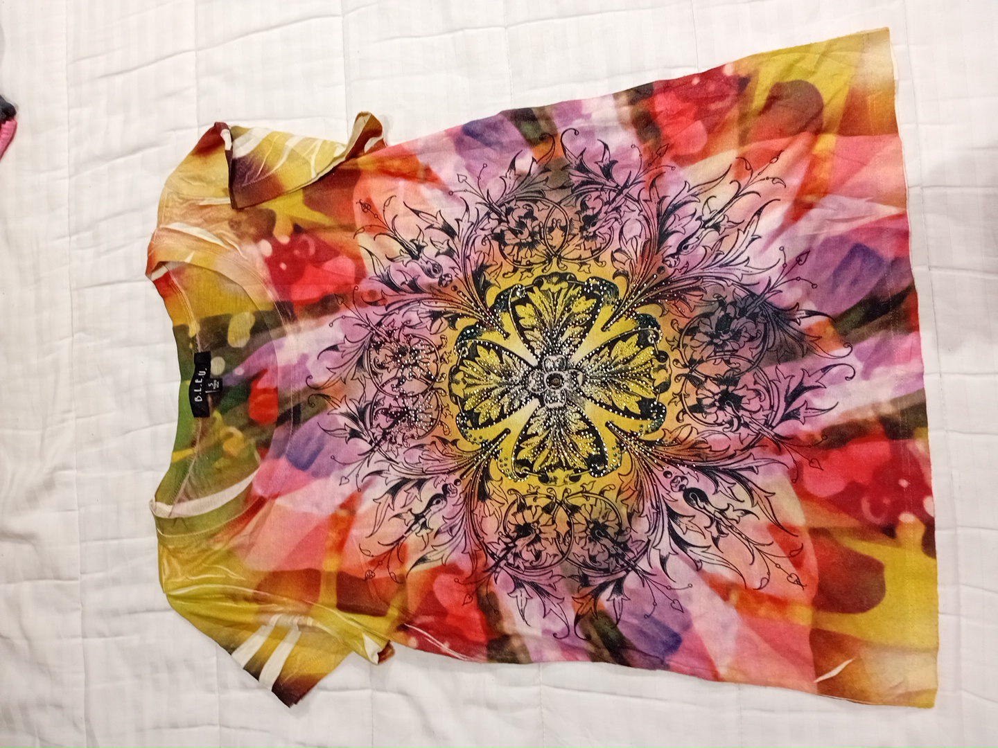 Camiseta com Design Floral