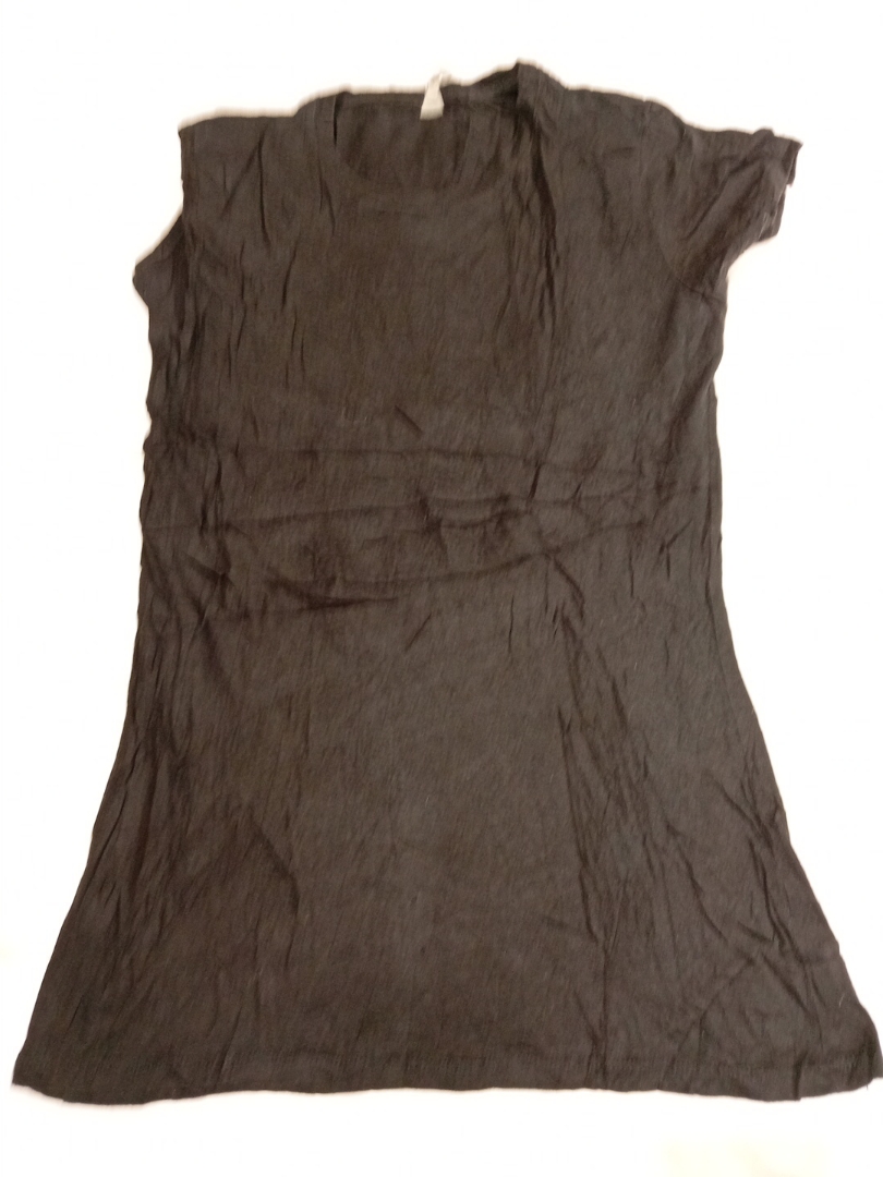 Camiseta com Adornos