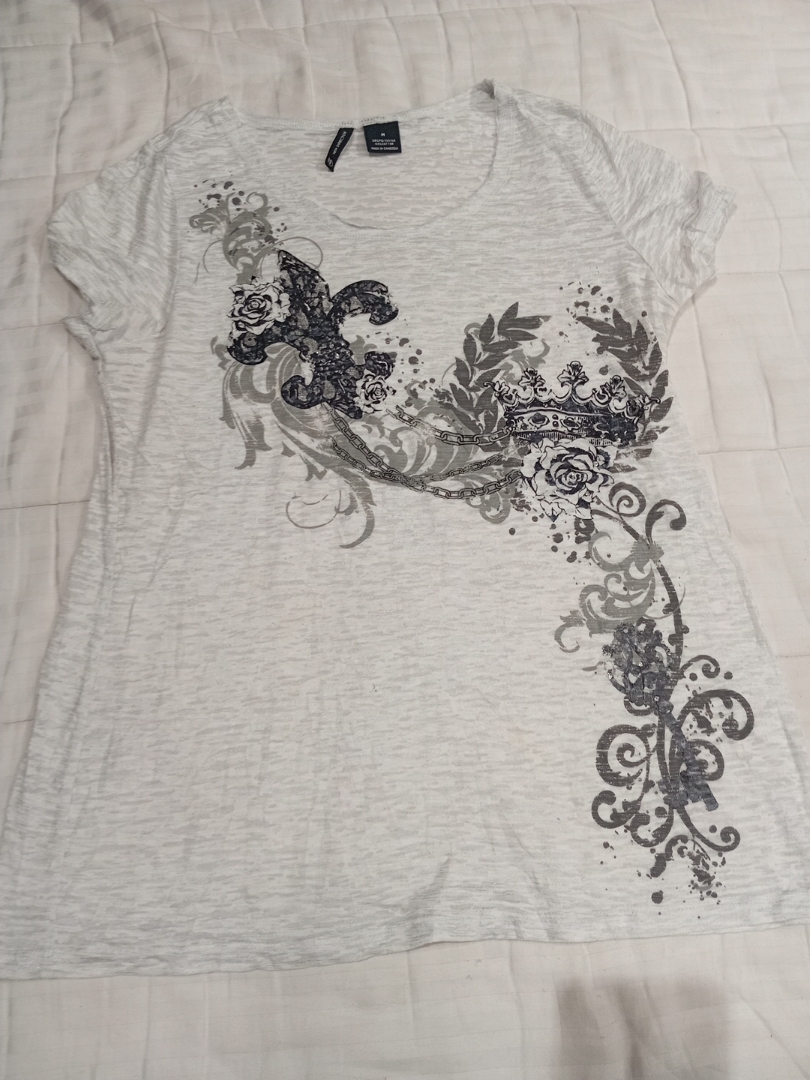 T-Shirt with Floral Graphic