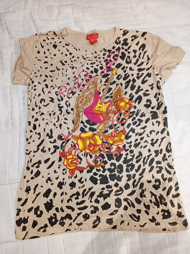 T-Shirt mit Leopardenmuster und Gitarrenmotiv