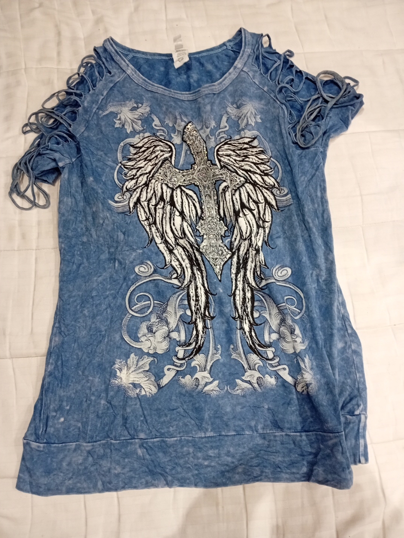 T-Shirt mit Flügelkreuzdesign