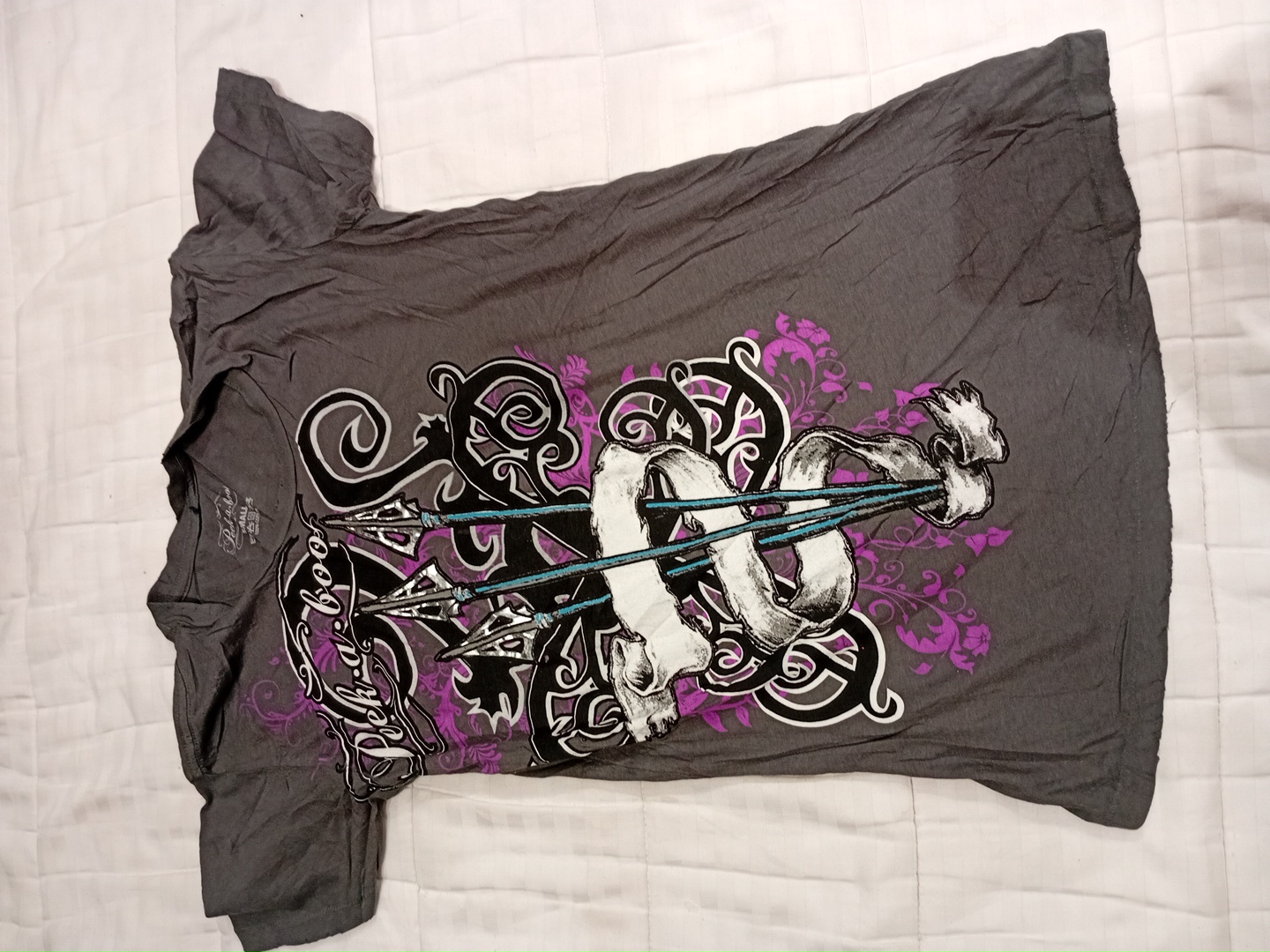 T-shirt avec design graphique