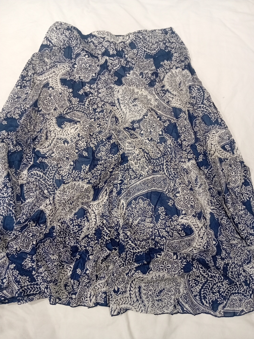 Jupe bleue à motifs cachemire