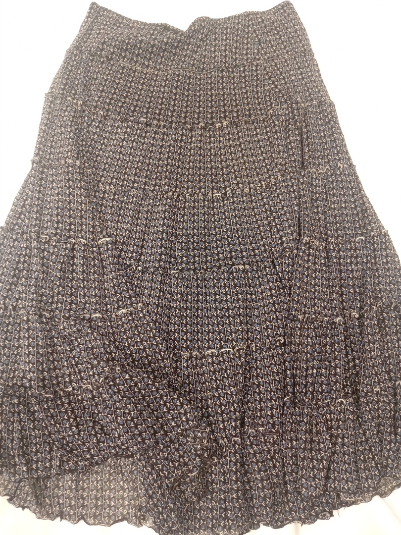 Jupe en A avec un motif bleu et blanc