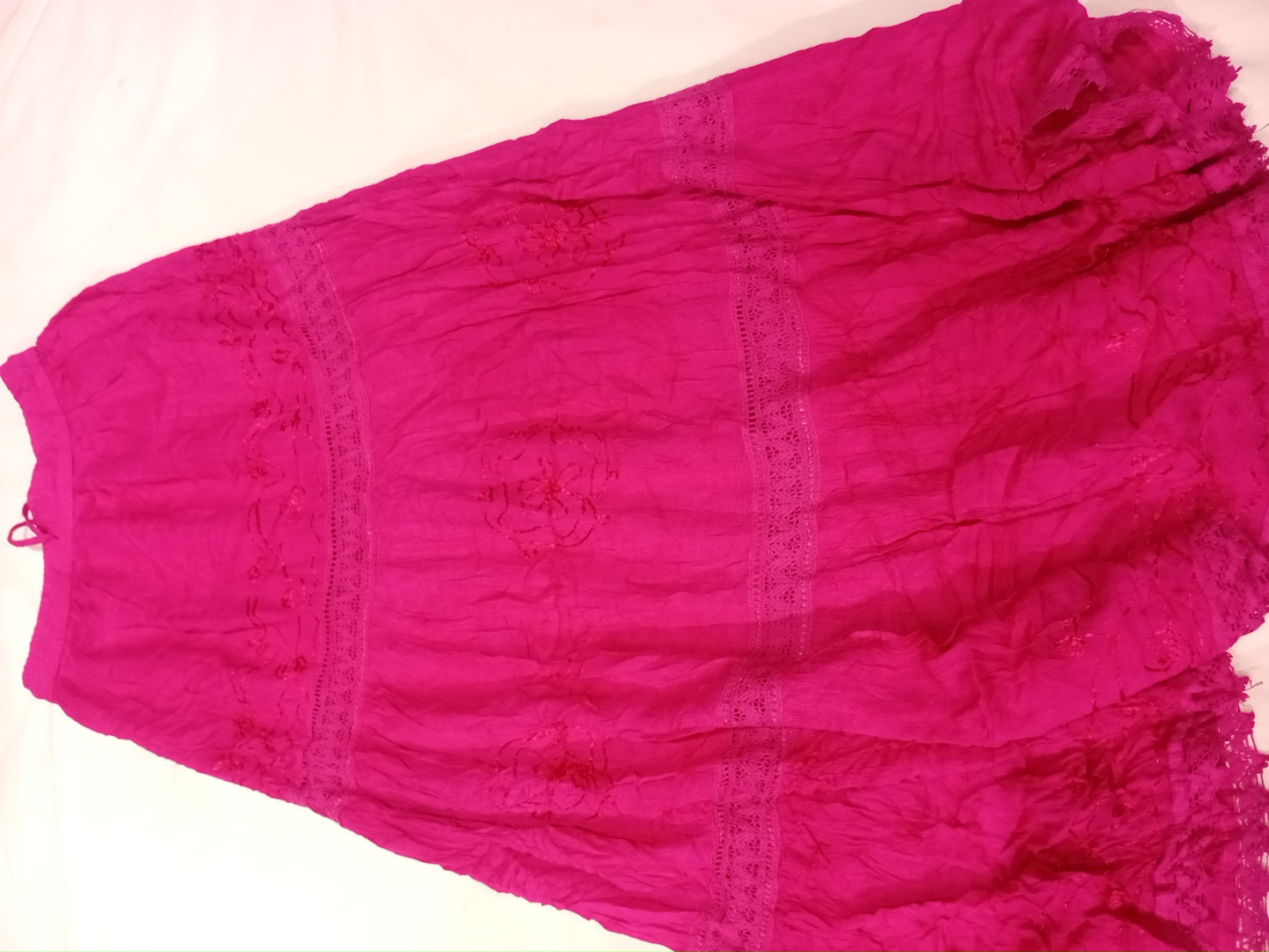 Jupe maxi brodée florale rose