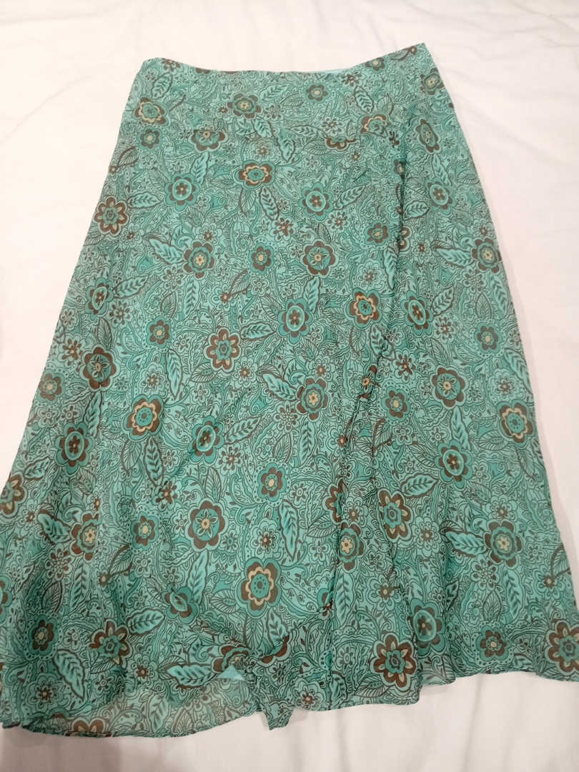 Jupe florale par Sandra Darren