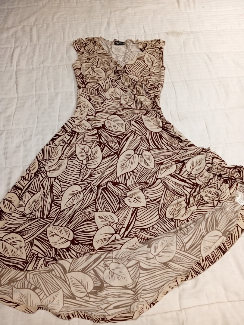 ブラウンフローラルドレス