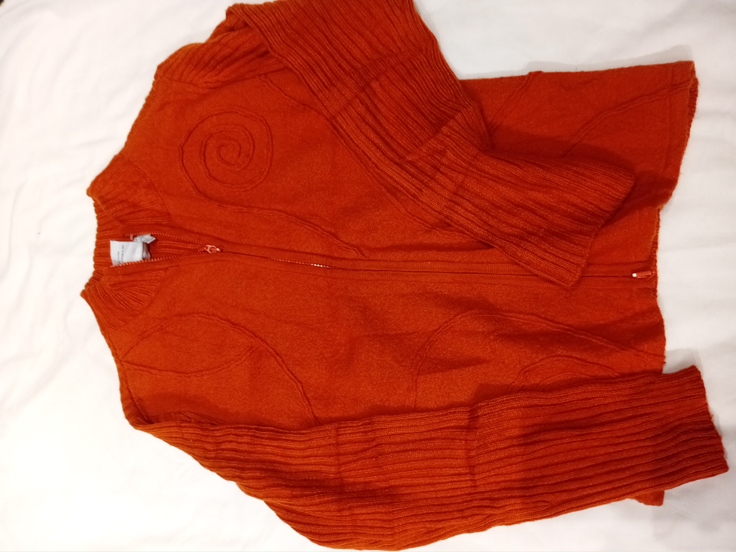 Pull en tricot orange